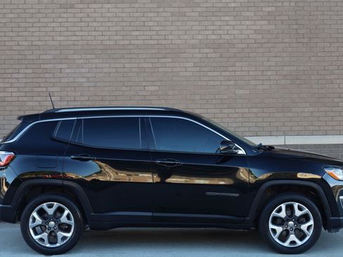 Used 2018 Jeep Compass Limited AWD/4WD image 3