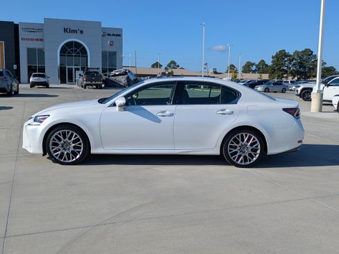 Used 2019 Lexus GS 300 w/ Premium Package RWD image 2