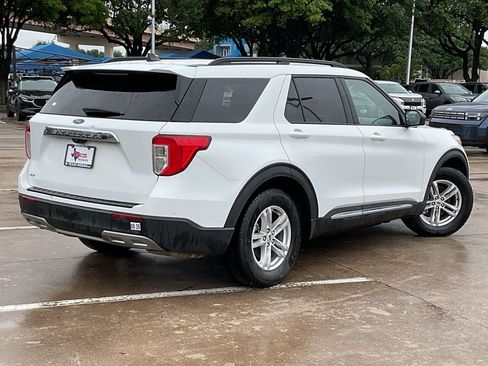 Used 2023 Ford Explorer XLT w/ Equipment Group 202A RWD image 5