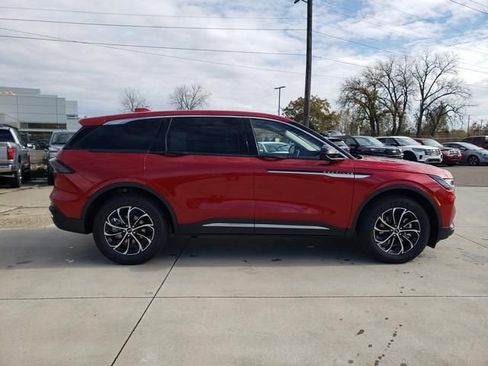 New 2026 Lincoln Nautilus Premier image 11