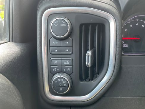 Used 2022 Chevrolet Silverado 2500 LTZ w/ LTZ Plus Package image 16