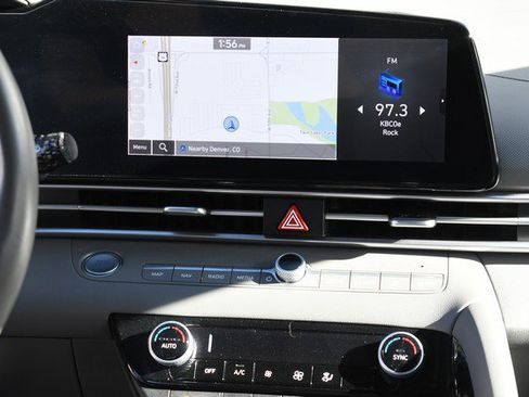 Used 2023 Hyundai Elantra SEL w/ Convenience Package image 19