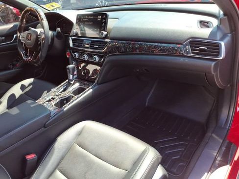 Used 2019 Honda Accord Sport image 9