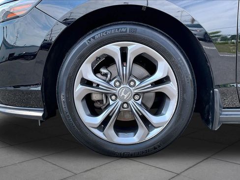 Used 2023 Honda Accord EX image 10