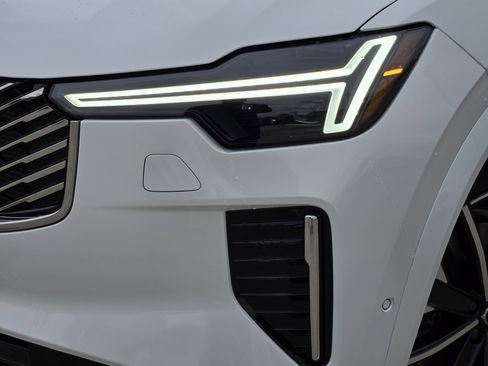 New 2026 Volvo XC90 B6 Ultra image 10