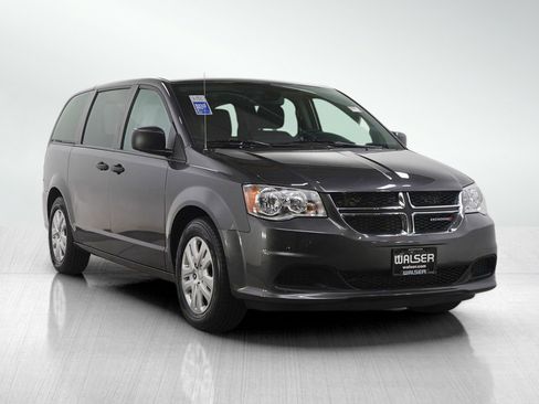 Used 2019 Dodge Grand Caravan SE w/ UConnect Hands-Free Group image 7