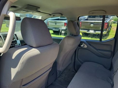 Used 2016 Nissan Frontier SV RWD image 23