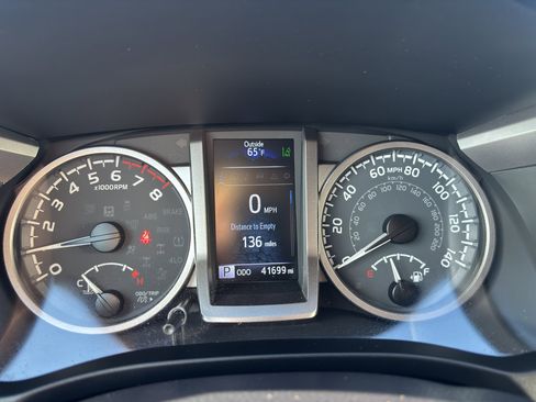 Used 2022 Toyota Tacoma Limited image 13