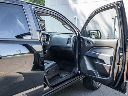 Used 2017 Chevrolet Colorado Z71 w/ Z71 Midnight Edition AWD/4WD image 15