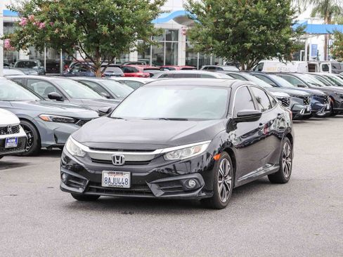 Used 2017 Honda Civic EX-T image 3