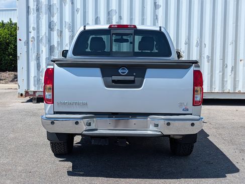 Used 2016 Nissan Frontier SV w/ SV Value Truck Package RWD image 5