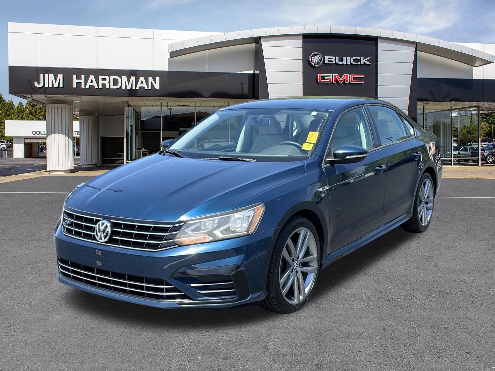 Used 2018 Volkswagen Passat 2.0T R-Line FWD image 3