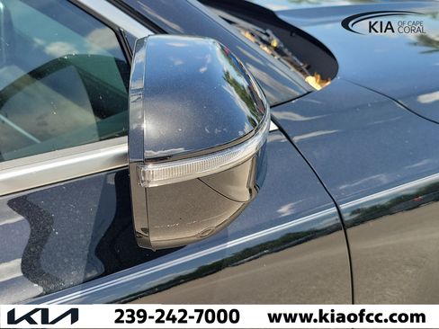 Certified 2022 Kia Telluride SX w/ Towing Package FWD image 8