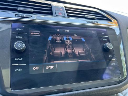Used 2020 Volkswagen Tiguan SE w/ Panoramic Sunroof Package FWD image 30