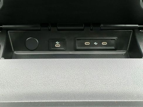 Used 2025 Mercedes-Benz Sprinter 2500 image 41