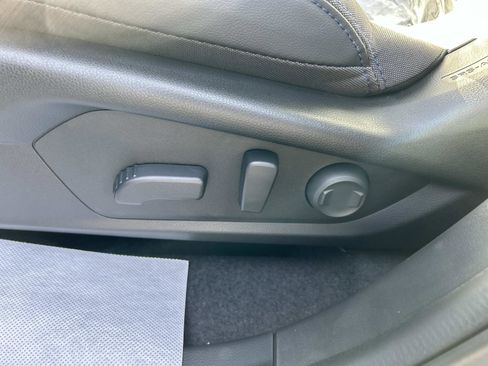 Used 2025 Subaru Forester Premium image 9