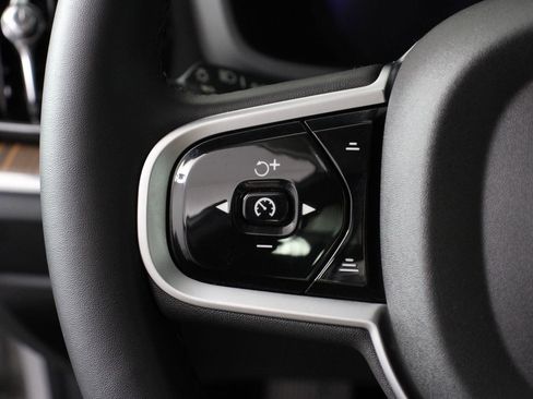 Certified 2025 Volvo V60 B5 Cross Country Plus AWD/4WD image 10