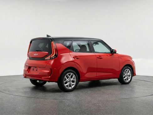 Used 2025 Kia Soul LX w/ LX Technology Package image 9
