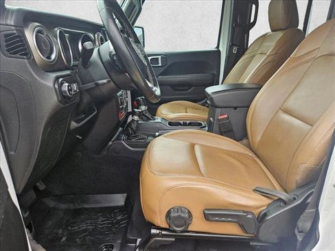 Used 2020 Jeep Gladiator Rubicon AWD/4WD image 16