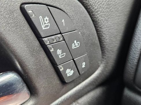 Used 2010 GMC Yukon SLT w/ SLT Chrome Package AWD/4WD image 13