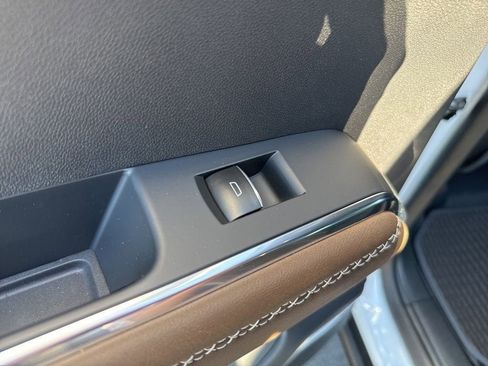 New 2026 GMC Acadia Denali Ultimate w/ LPO, Floor Liner Package AWD/4WD image 52