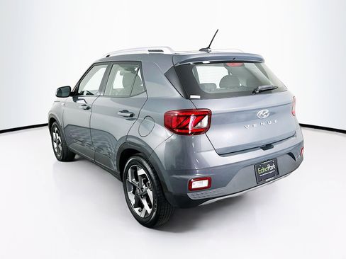 Used 2025 Hyundai Venue SEL FWD image 5