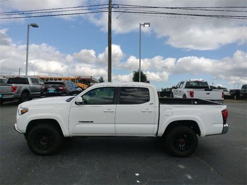 Used 2023 Toyota Tacoma SR5 image 4