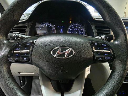 Used 2020 Hyundai Elantra SEL image 26