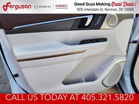 New 2026 Buick Enclave Avenir w/ Super Cruise Package FWD image 13