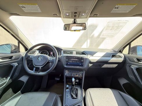 Used 2021 Volkswagen Tiguan SE image 10