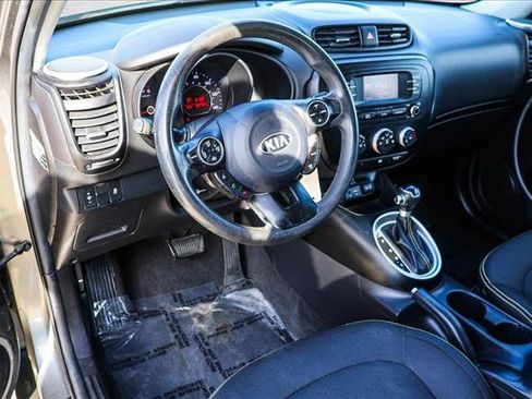 Used 2015 Kia Soul + image 9