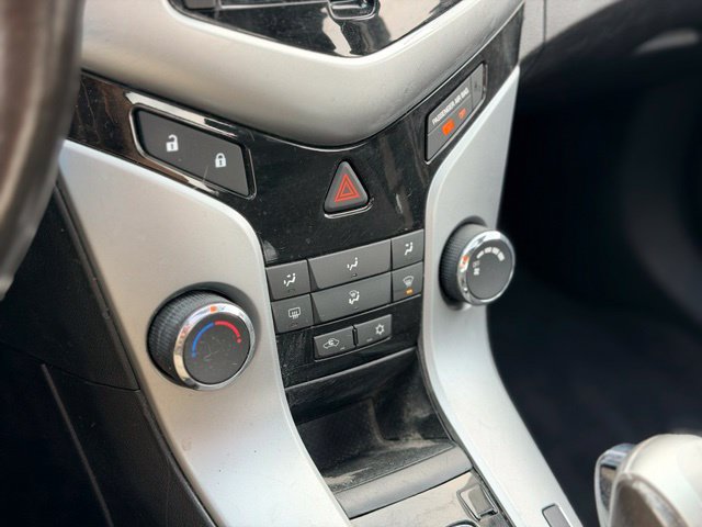 Used 2012 Chevrolet Cruze LT w/ All-Star Edition FWD image 11