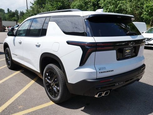 New 2026 Chevrolet Traverse LT w/ Enhanced Driving Package FWD image 5