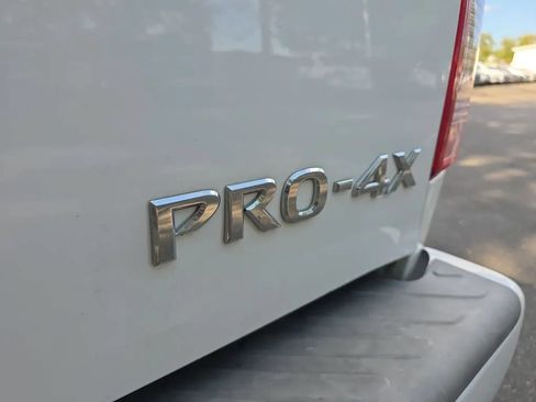 Used 2012 Nissan Frontier PRO-4X AWD/4WD image 12