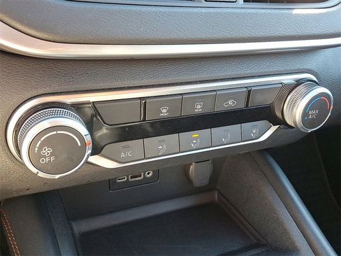 Used 2022 Nissan Altima 2.5 SR image 15