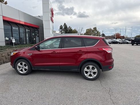 Used 2016 Ford Escape SE image 1