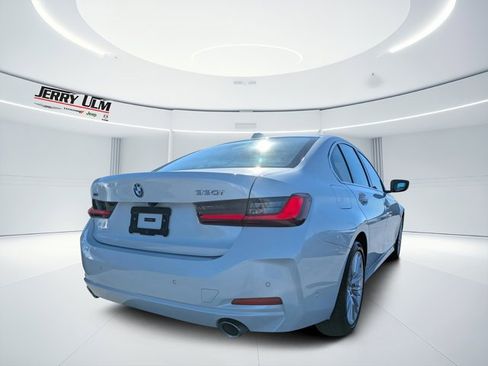 Used 2024 BMW 330i xDrive Sedan image 3