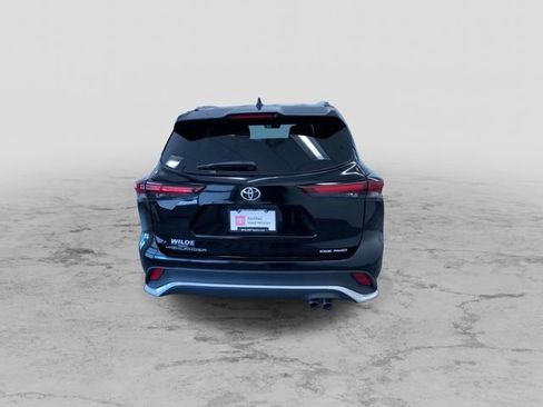 Certified 2025 Toyota Highlander XSE AWD/4WD image 9