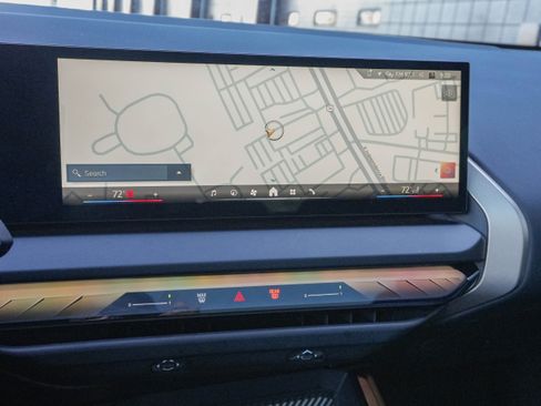 Certified 2025 BMW X3 xDrive30i w/ Premium Package image 19