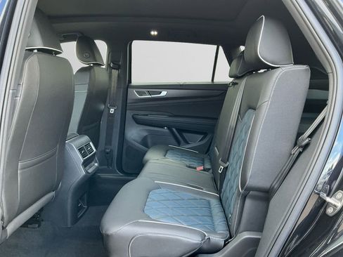 New 2026 Volkswagen Atlas Cross Sport SEL Premium R-Line image 13