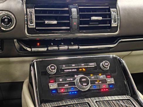 Used 2019 Lincoln Navigator Black Label w/ Cargo Package AWD/4WD image 11
