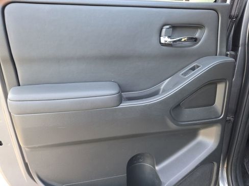 Certified 2022 Nissan Frontier SV RWD image 16