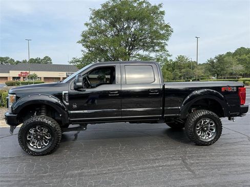 Used 2021 Ford F250 Lariat w/ Lariat Ultimate Package AWD/4WD image 2