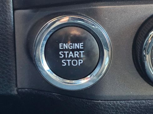 Used 2019 Toyota Tacoma TRD Off-Road image 28