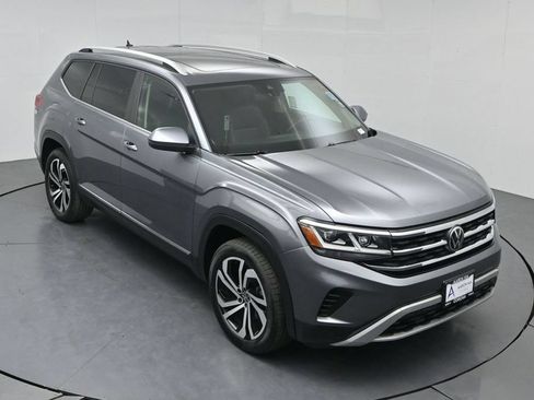 Used 2023 Volkswagen Atlas SEL AWD/4WD image 44