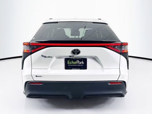 Used 2024 Toyota bZ4X XLE image 7