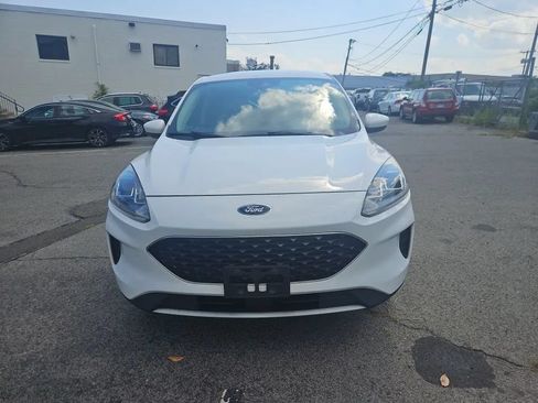 Used 2020 Ford Escape SE FWD image 2