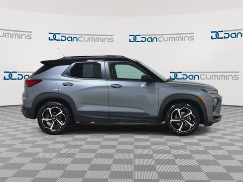 Used 2021 Chevrolet TrailBlazer RS w/ Sun and Liftgate Package FWD image 2