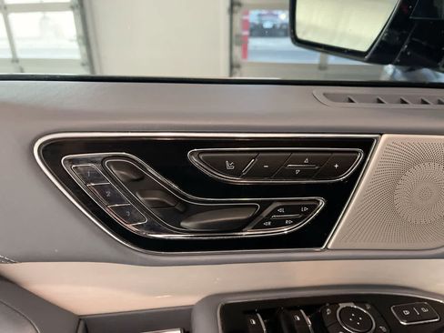 Used 2020 Lincoln Navigator Black Label w/ Cargo Convenience Package AWD/4WD image 12