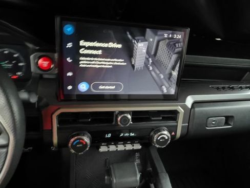 Used 2024 Toyota Tacoma TRD Sport AWD/4WD image 28